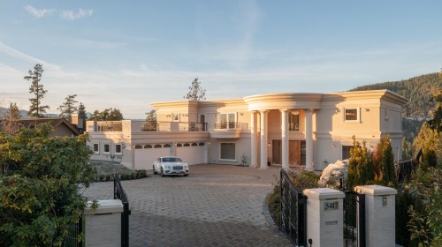 5417 Greentree Road, West Vancouver, BC - Outdoor