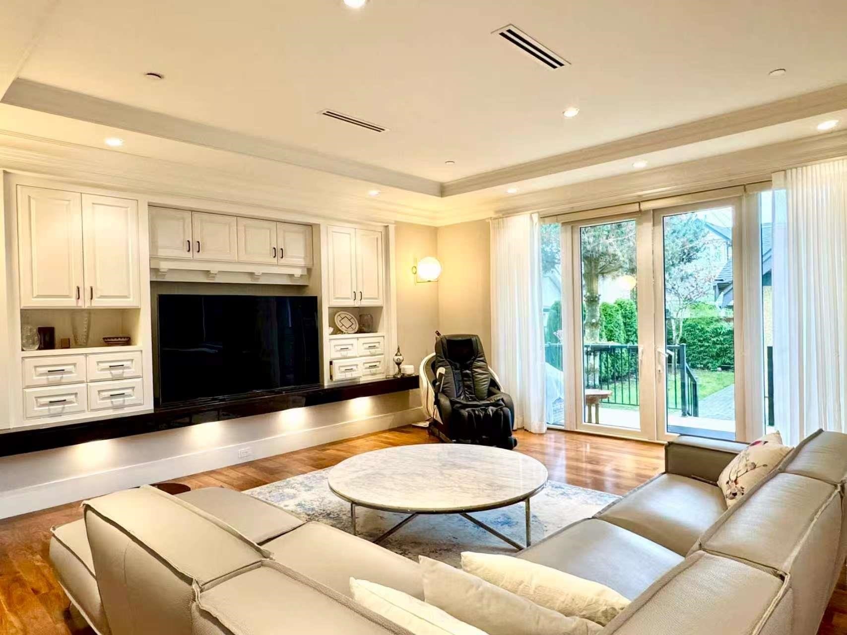 2979 31St Avenue W, Vancouver, BC - Indoor Photo Showing Living Room