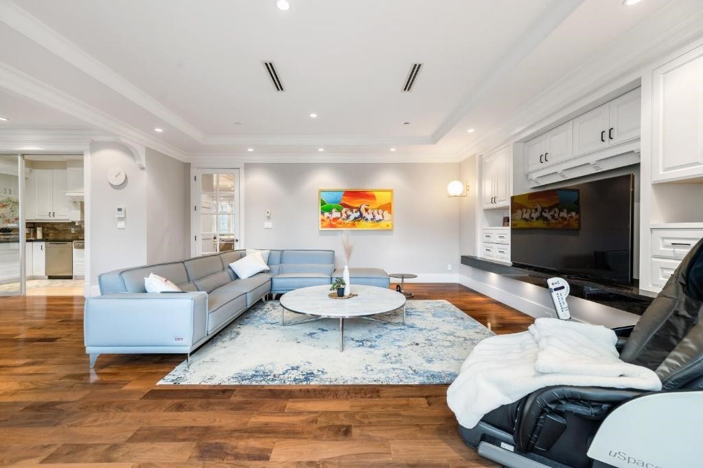 2979 31St Avenue W, Vancouver, BC - Indoor Photo Showing Living Room