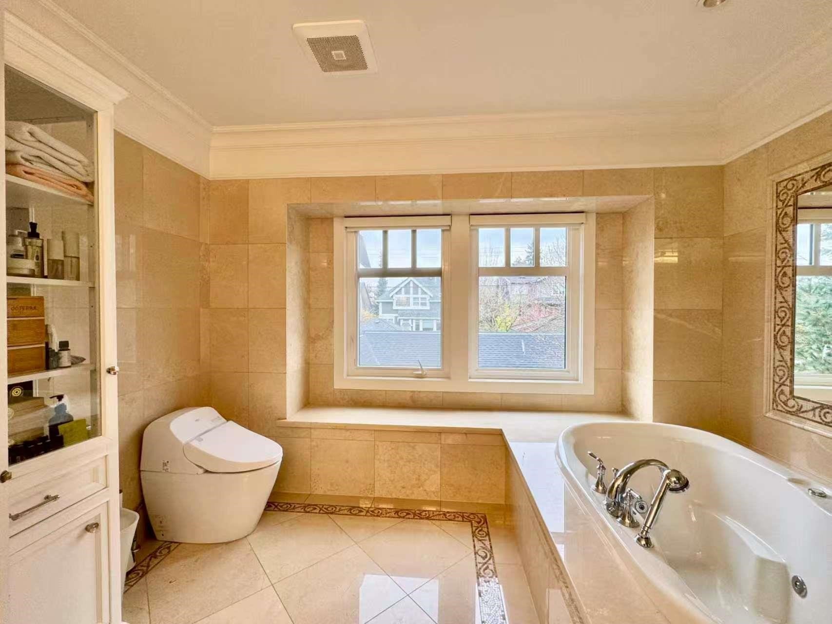 2979 31St Avenue W, Vancouver, BC - Indoor Photo Showing Bathroom