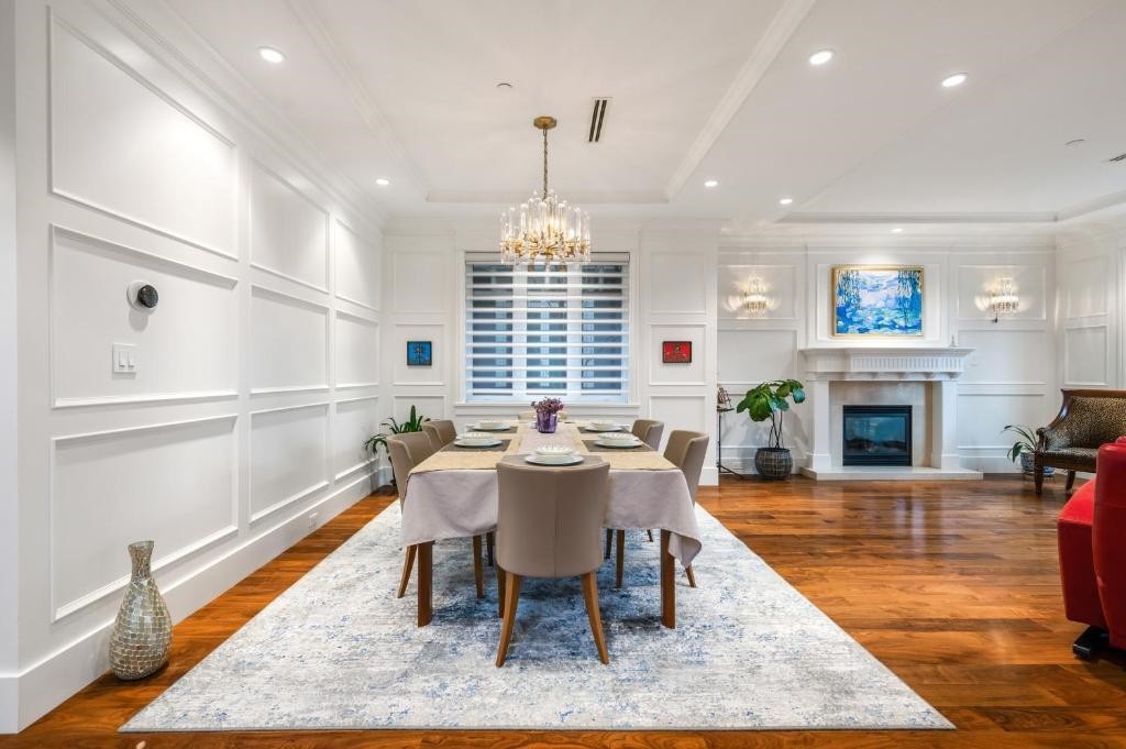 2979 31St Avenue W, Vancouver, BC - Indoor Photo Showing Dining Room With Fireplace