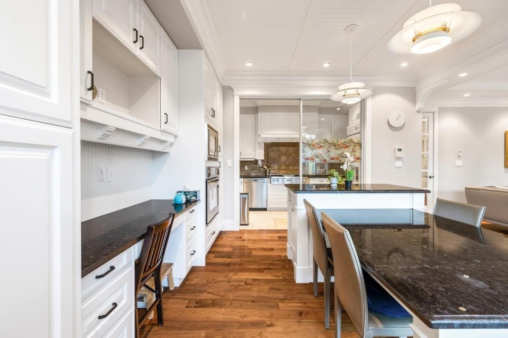 2979 31St Avenue W, Vancouver, BC - Indoor