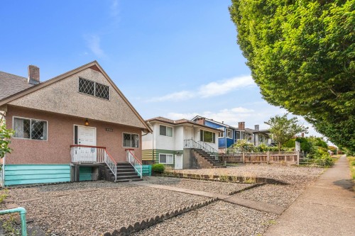 3148 1St Avenue E, Vancouver, BC - Outdoor