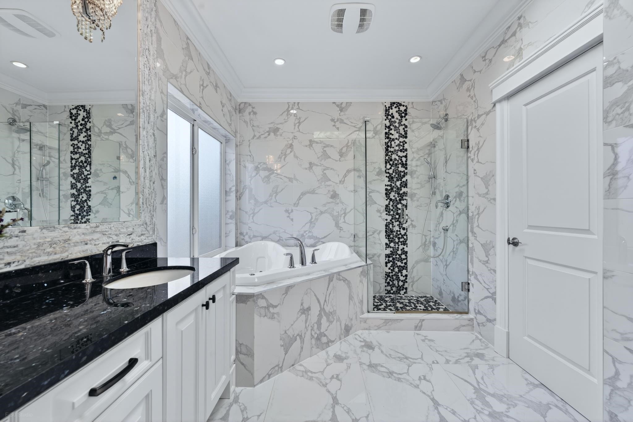 9631 Saunders Road, Richmond, BC - Indoor Photo Showing Bathroom