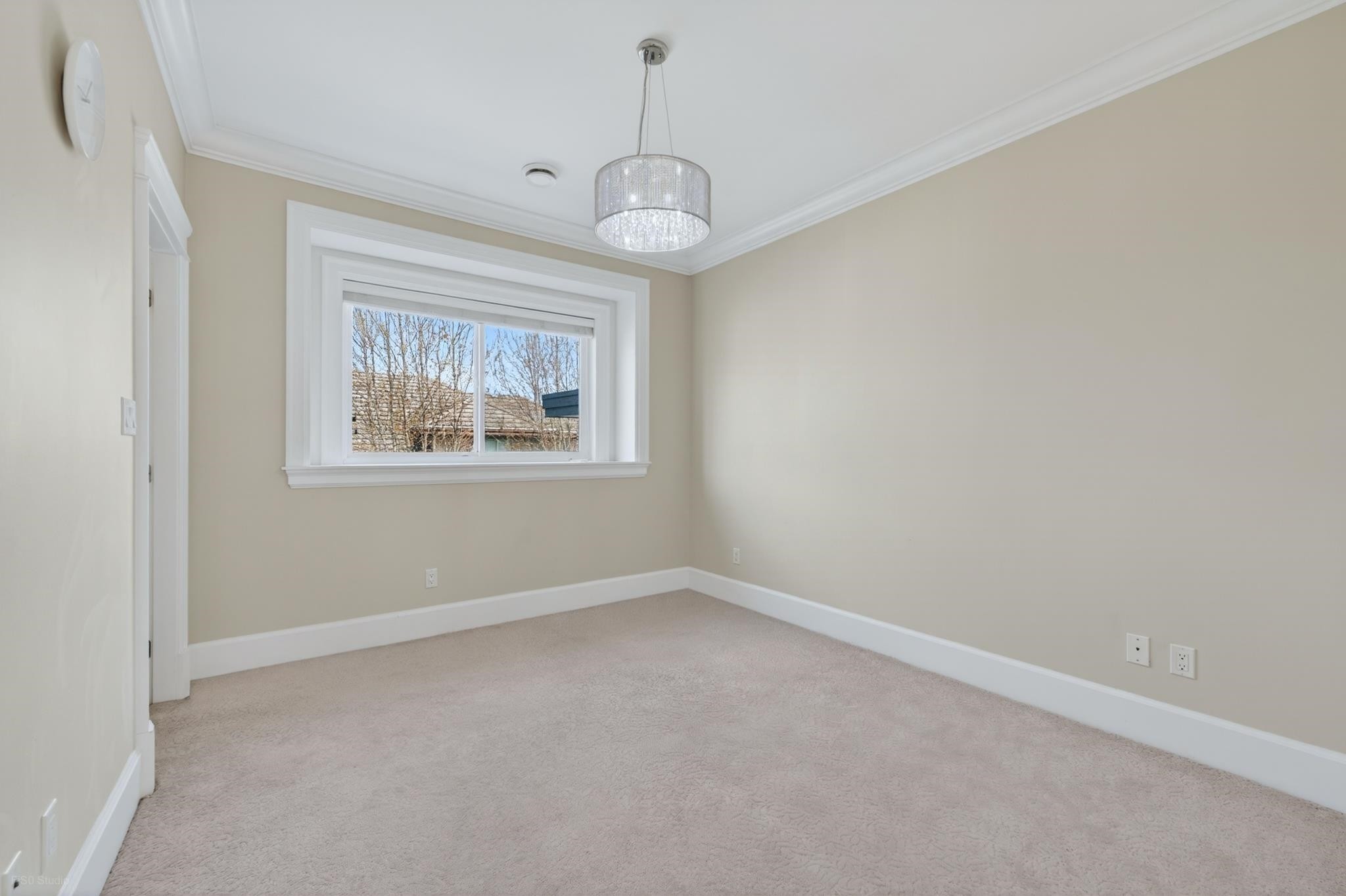 9631 Saunders Road, Richmond, BC - Indoor Photo Showing Other Room