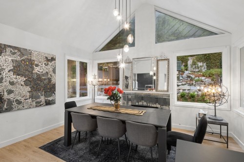 4043 Rose Crescent, West Vancouver, BC - Indoor Photo Showing Dining Room