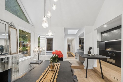 4043 Rose Crescent, West Vancouver, BC - Indoor