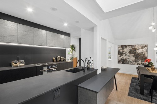 4043 Rose Crescent, West Vancouver, BC - Indoor Photo Showing Other Room