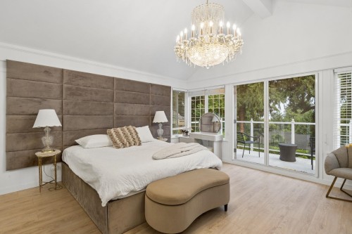 4043 Rose Crescent, West Vancouver, BC - Indoor Photo Showing Bedroom