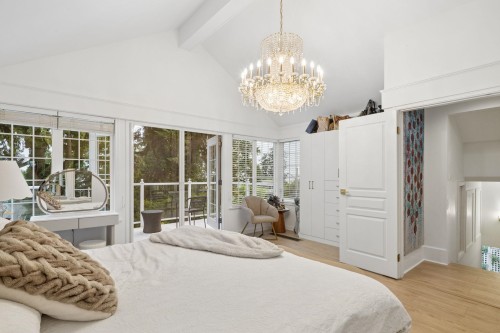 4043 Rose Crescent, West Vancouver, BC - Indoor Photo Showing Bedroom