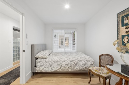 4043 Rose Crescent, West Vancouver, BC - Indoor Photo Showing Bedroom