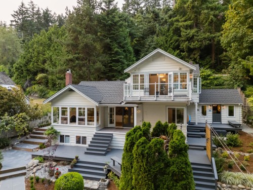 4043 Rose Crescent, West Vancouver, BC - Outdoor With Balcony With Facade
