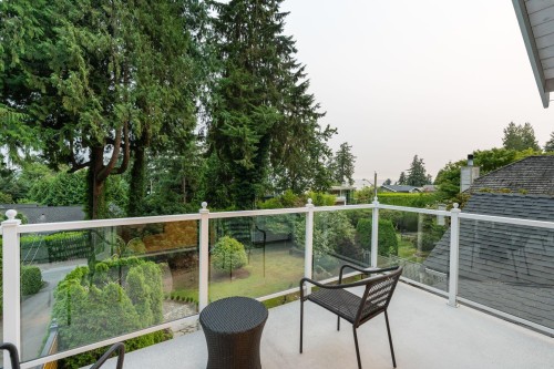 4043 Rose Crescent, West Vancouver, BC - Outdoor With Balcony With Exterior