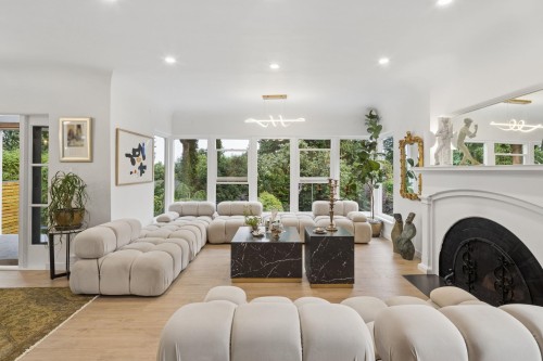 4043 Rose Crescent, West Vancouver, BC - Indoor Photo Showing Living Room