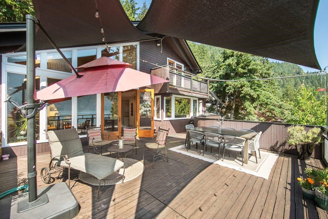 330 Sasamat Lane, North Vancouver, BC - Outdoor With Deck Patio Veranda With Exterior