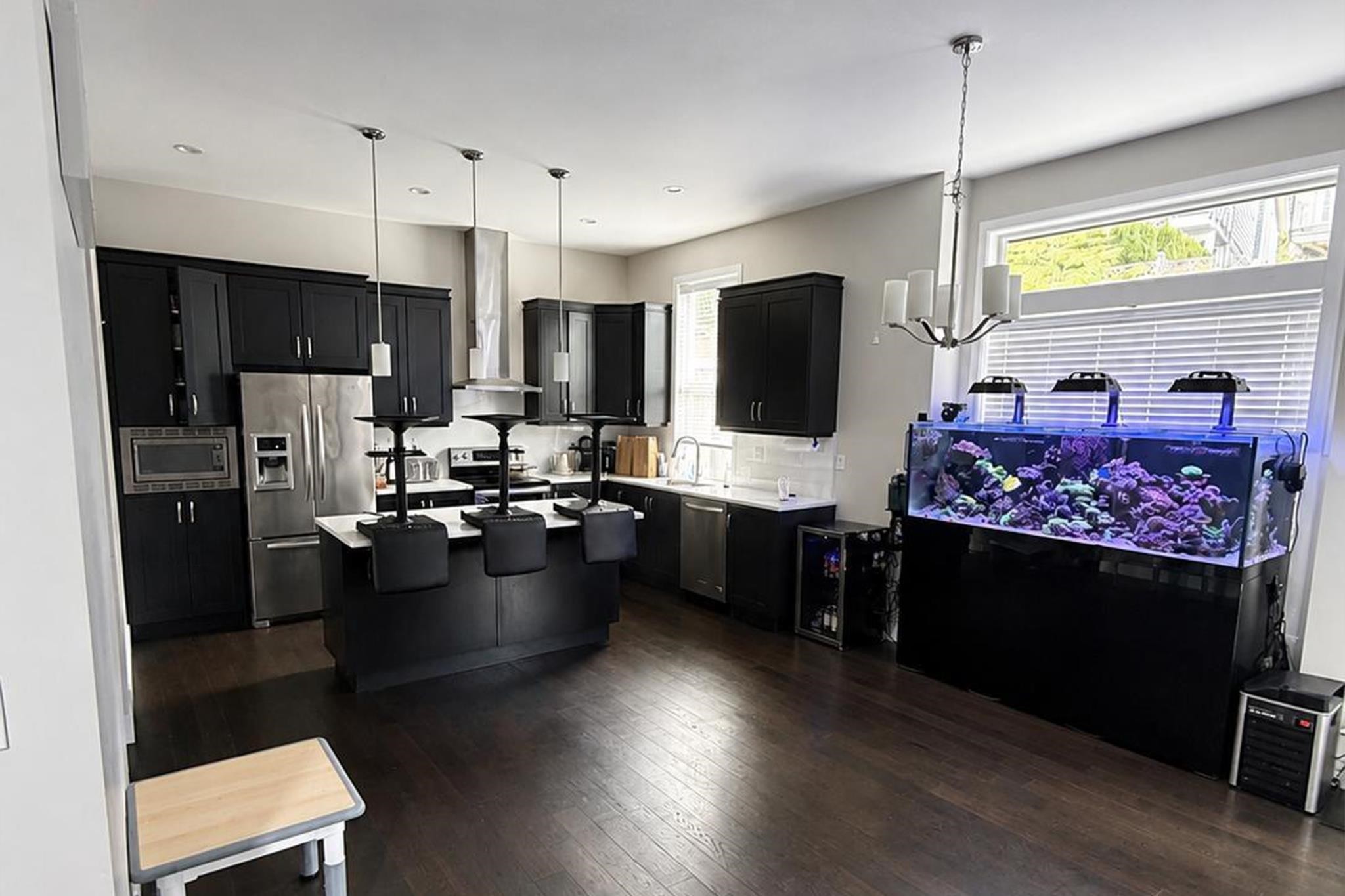 3517 Princeton Avenue, Coquitlam, BC - Indoor Photo Showing Kitchen