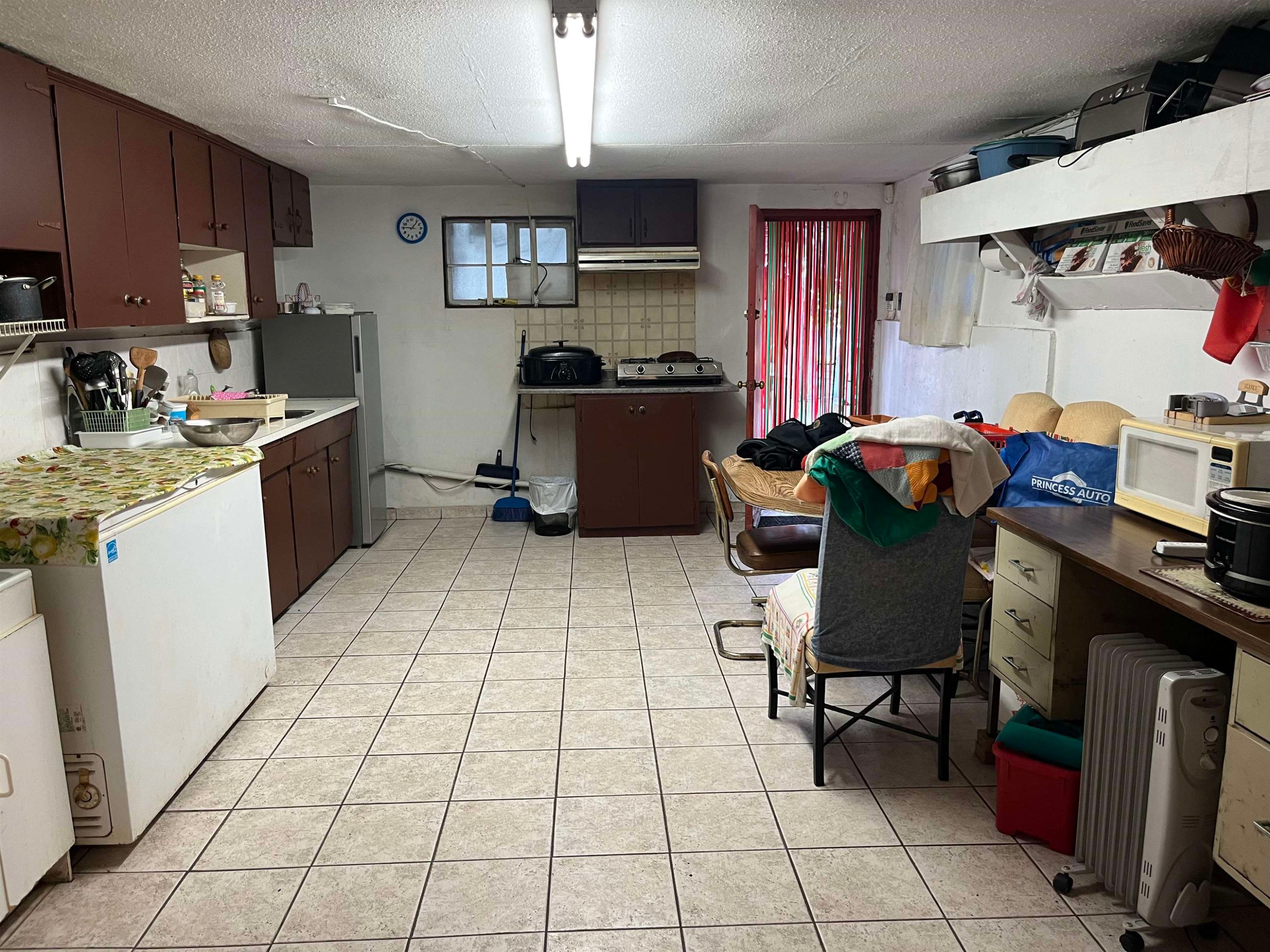 2665 Ward Street, Vancouver, BC - Indoor Photo Showing Kitchen