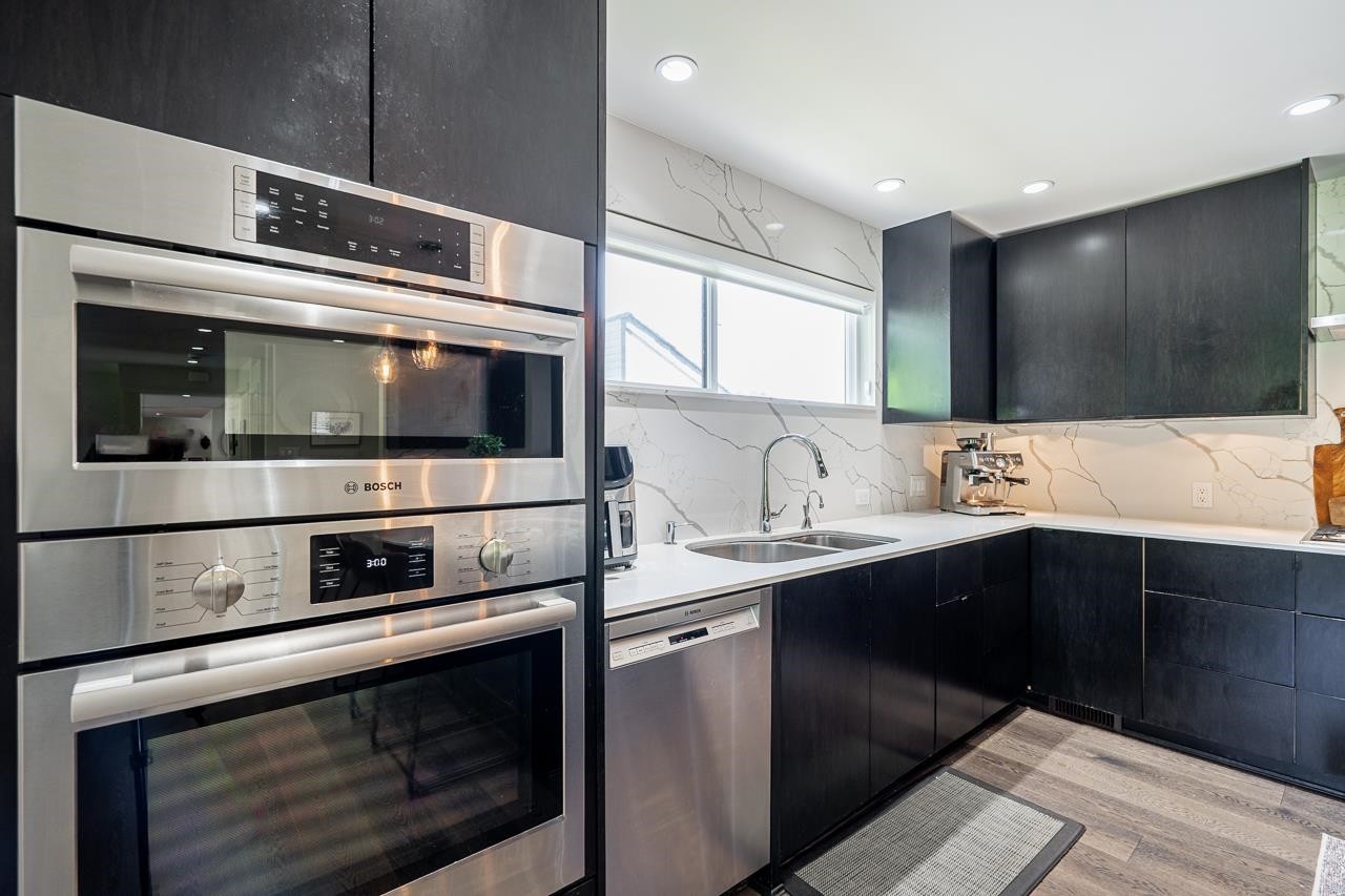 4241 Yuculta Crescent, Vancouver, BC - Indoor Photo Showing Kitchen With Double Sink