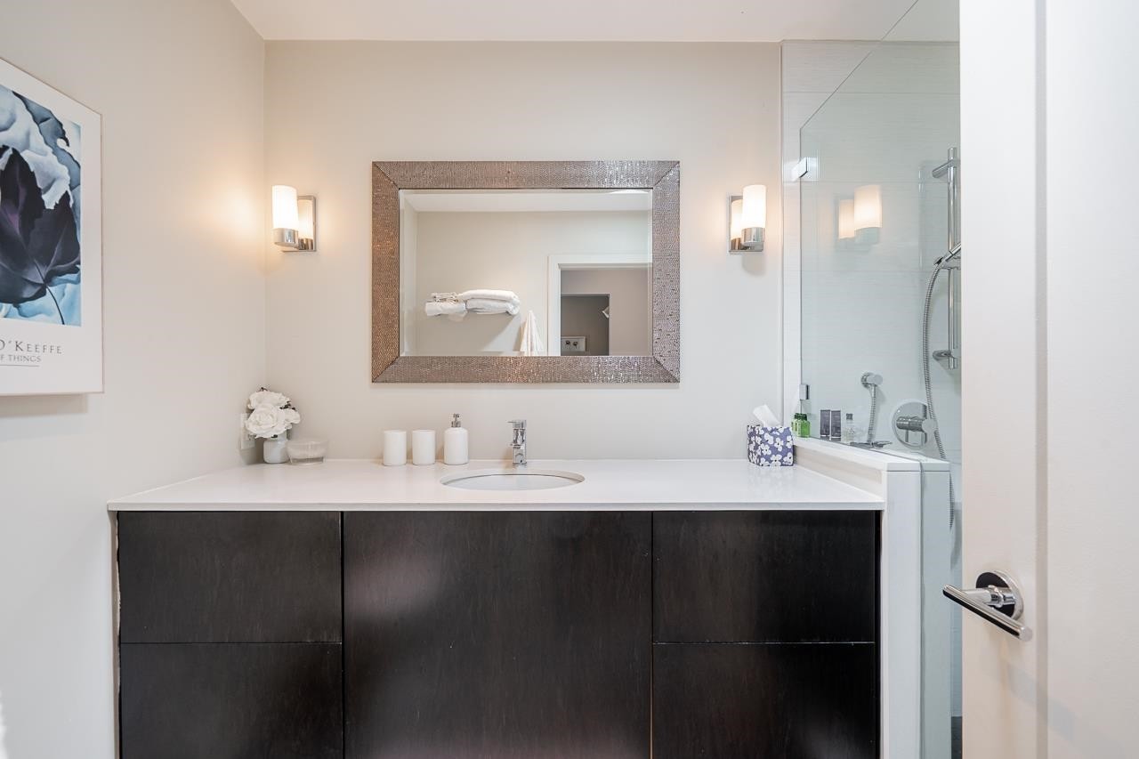4241 Yuculta Crescent, Vancouver, BC - Indoor Photo Showing Bathroom