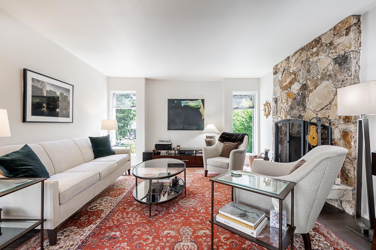 4241 Yuculta Crescent, Vancouver, BC - Indoor Photo Showing Living Room With Fireplace