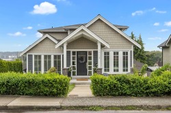 1712 Nanaimo Street New Westminster, BC V3M 2G6