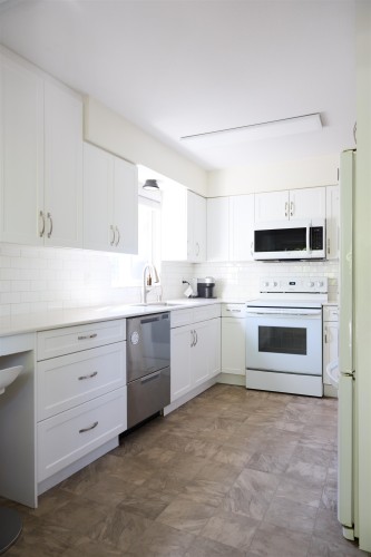 1183 Falcon Drive, Coquitlam, BC - Indoor Photo Showing Kitchen