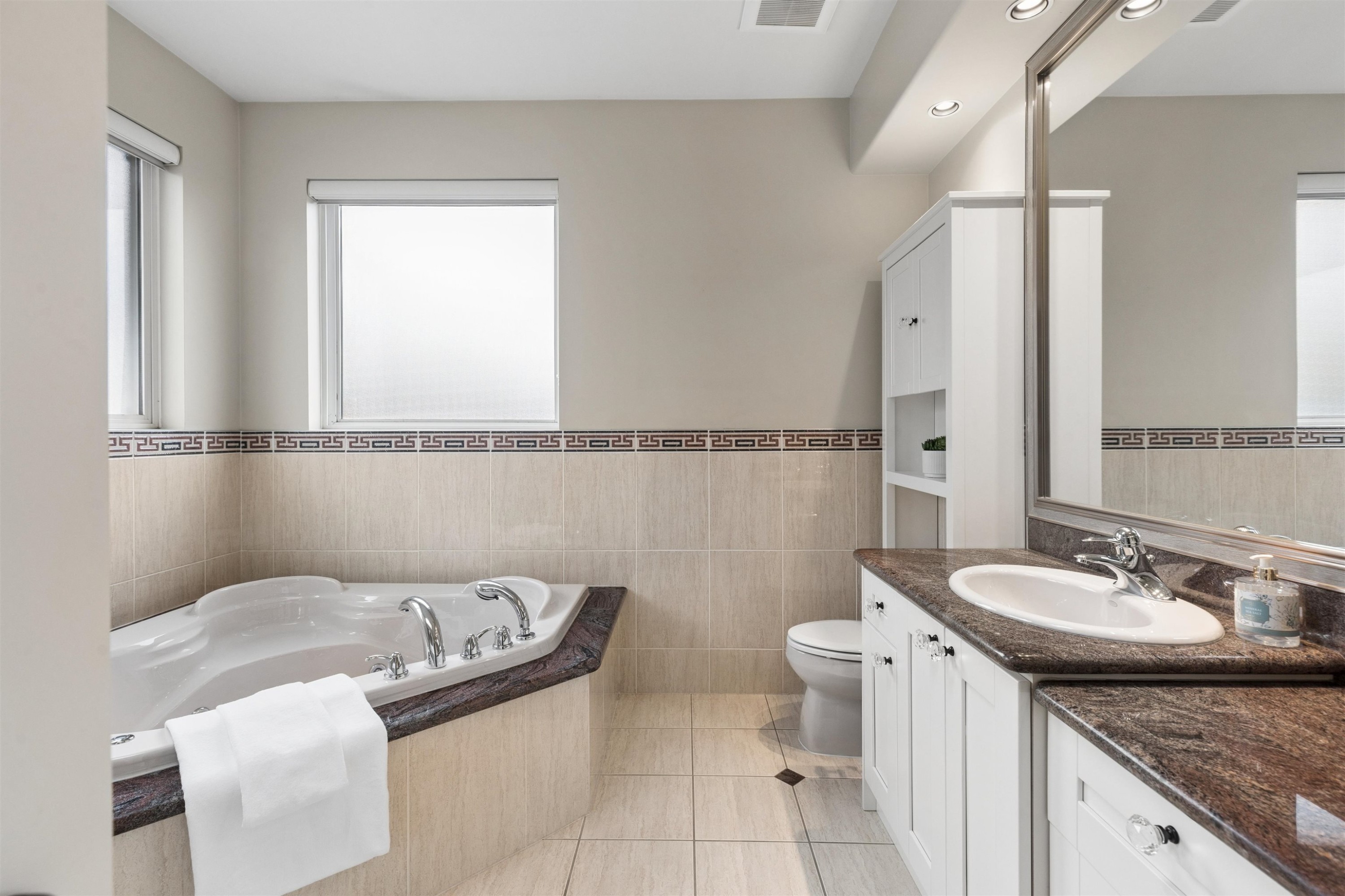 7371 Manning Court, Richmond, BC - Indoor Photo Showing Bathroom
