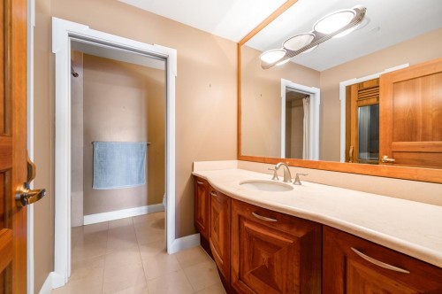 1626 Pinecrest Drive, West Vancouver, BC - Indoor Photo Showing Bathroom