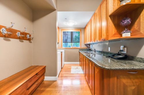 1626 Pinecrest Drive, West Vancouver, BC - Indoor
