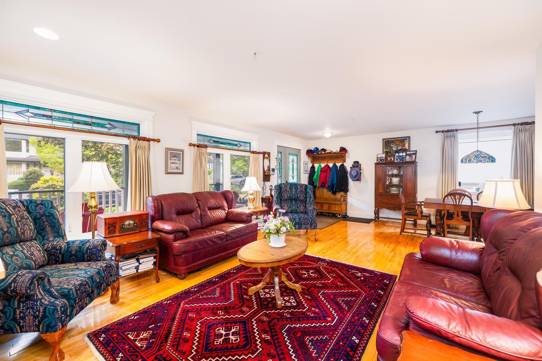 4337 15Th Avenue W, Vancouver, BC - Indoor Photo Showing Living Room