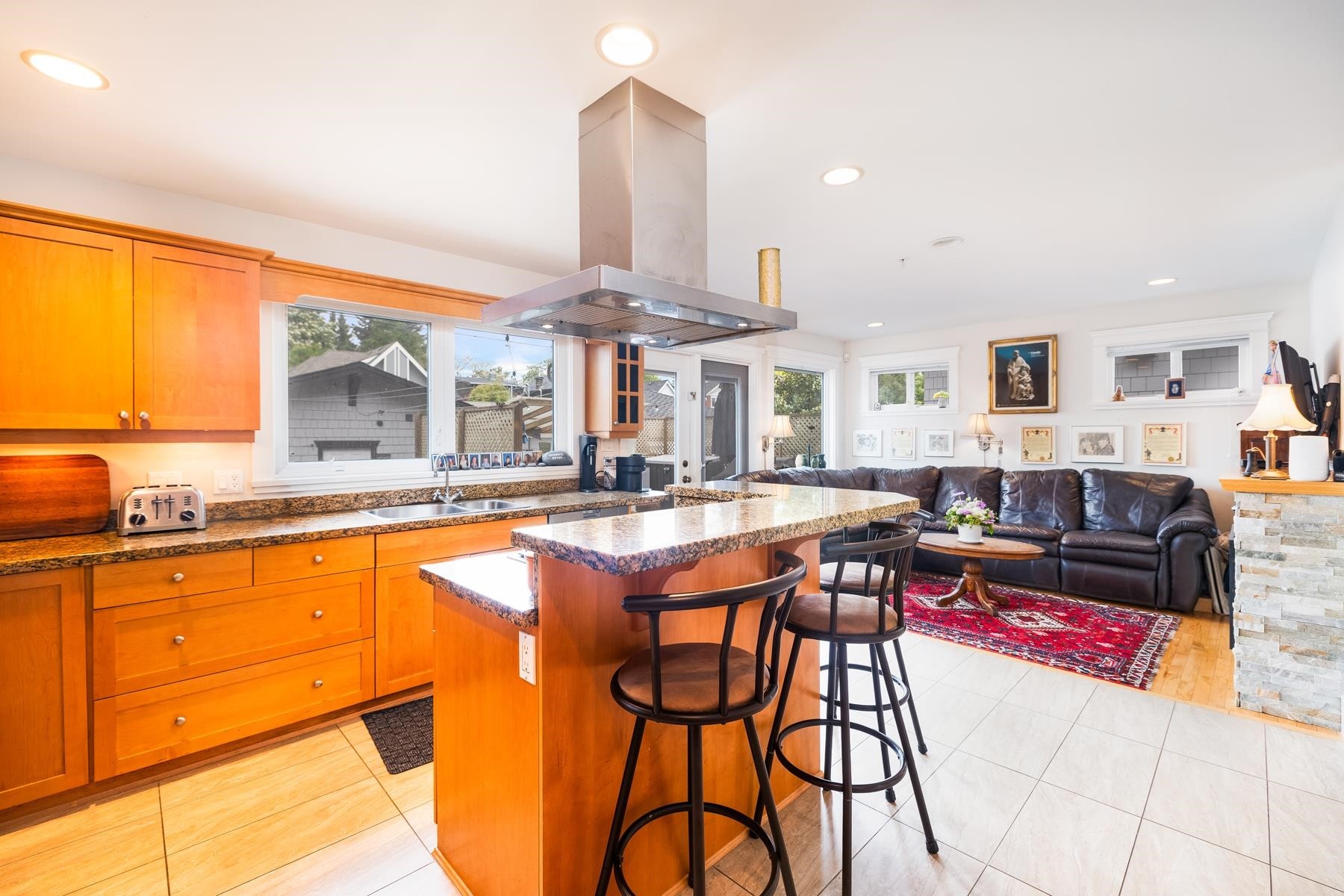 4337 15Th Avenue W, Vancouver, BC - Indoor Photo Showing Kitchen