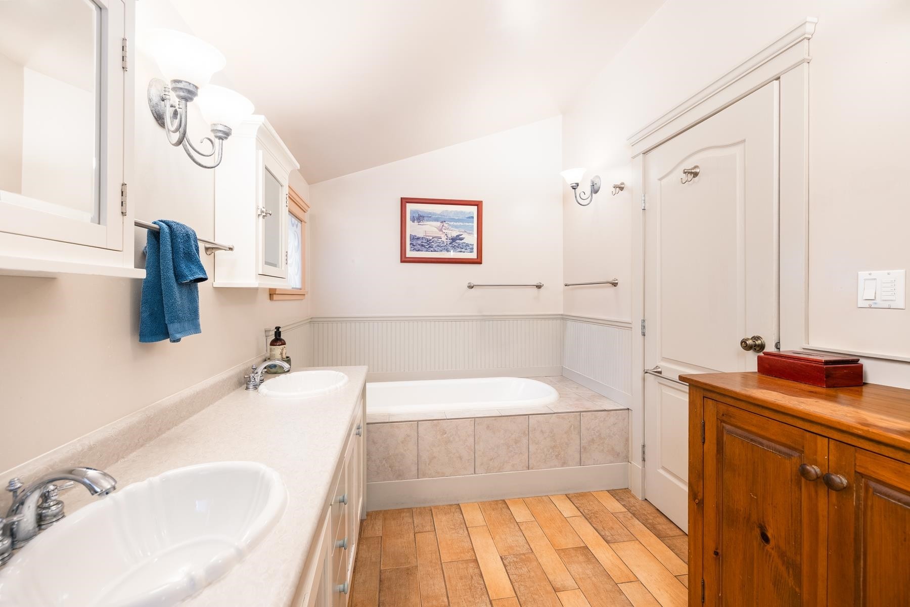 4337 15Th Avenue W, Vancouver, BC - Indoor Photo Showing Bathroom
