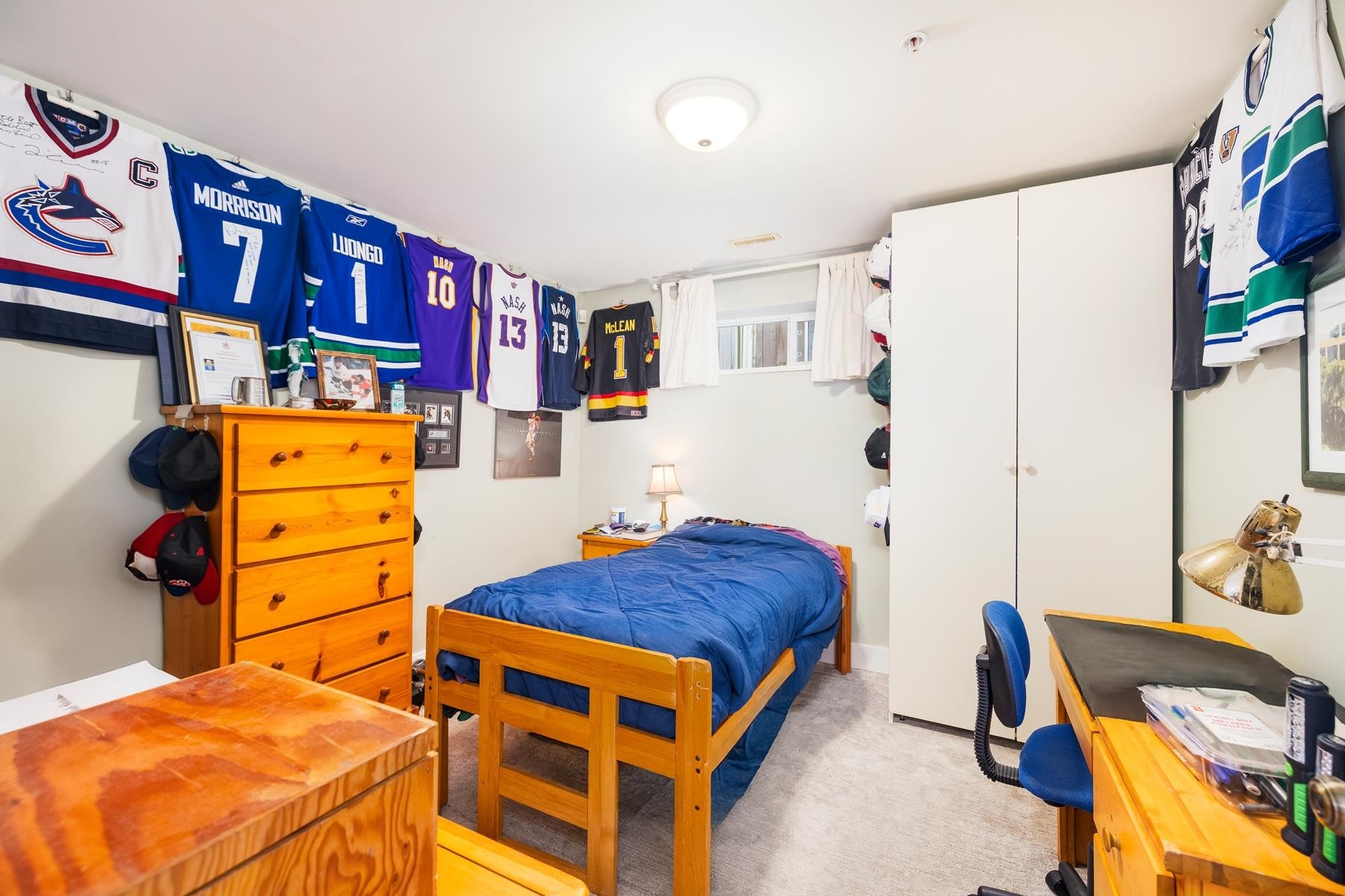 4337 15Th Avenue W, Vancouver, BC - Indoor Photo Showing Bedroom
