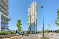 903-7683 Park Crescent Burnaby, BC V3N 0J4