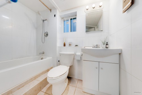 3342 Adanac Street, Vancouver, BC - Indoor Photo Showing Bathroom