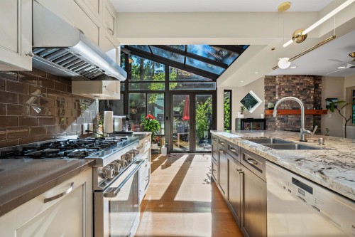 4613 Caulfeild Drive, West Vancouver, BC - Indoor Photo Showing Kitchen With Double Sink With Upgraded Kitchen
