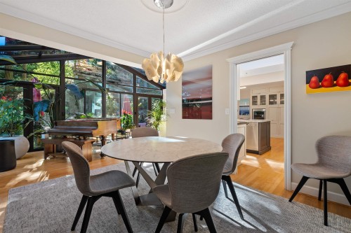 4613 Caulfeild Drive, West Vancouver, BC - Indoor Photo Showing Dining Room