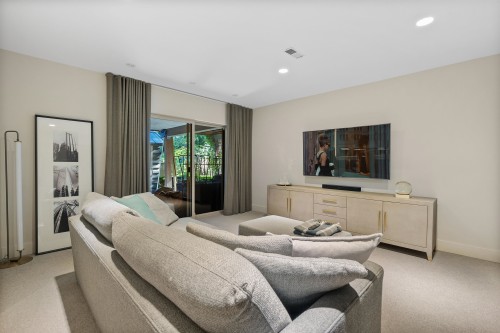 4613 Caulfeild Drive, West Vancouver, BC - Indoor Photo Showing Living Room