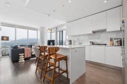 5708-1955 Alpha Way Burnaby, BC V5C 0K6
