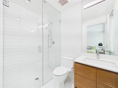 2996 11Th Avenue W, Vancouver, BC - Indoor Photo Showing Bathroom