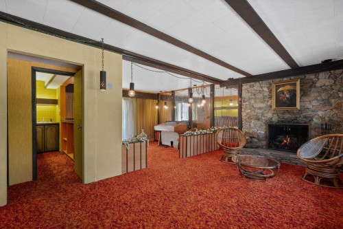 8660 Fairfax Crescent, Richmond, BC - Indoor Photo Showing Other Room With Fireplace