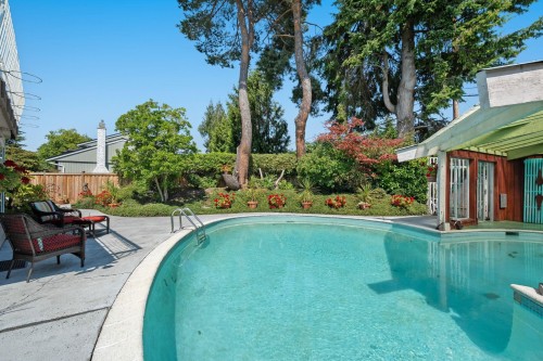 8660 Fairfax Crescent, Richmond, BC - Outdoor With In Ground Pool With Backyard