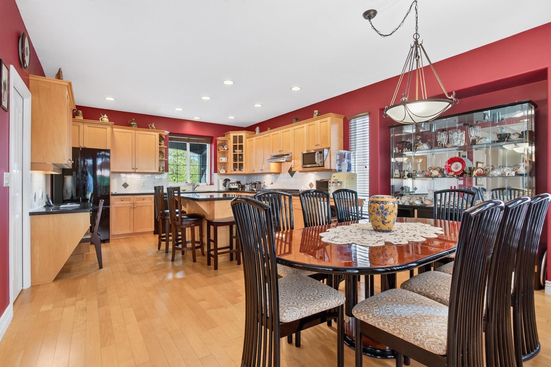 1708 Paddock Drive, Coquitlam, BC - Indoor Photo Showing Dining Room