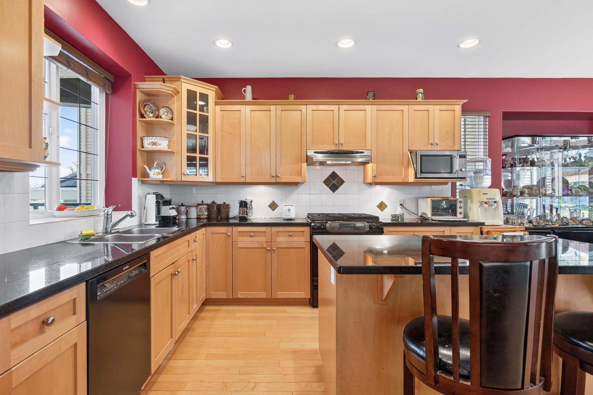 1708 Paddock Drive, Coquitlam, BC - Indoor Photo Showing Kitchen With Double Sink