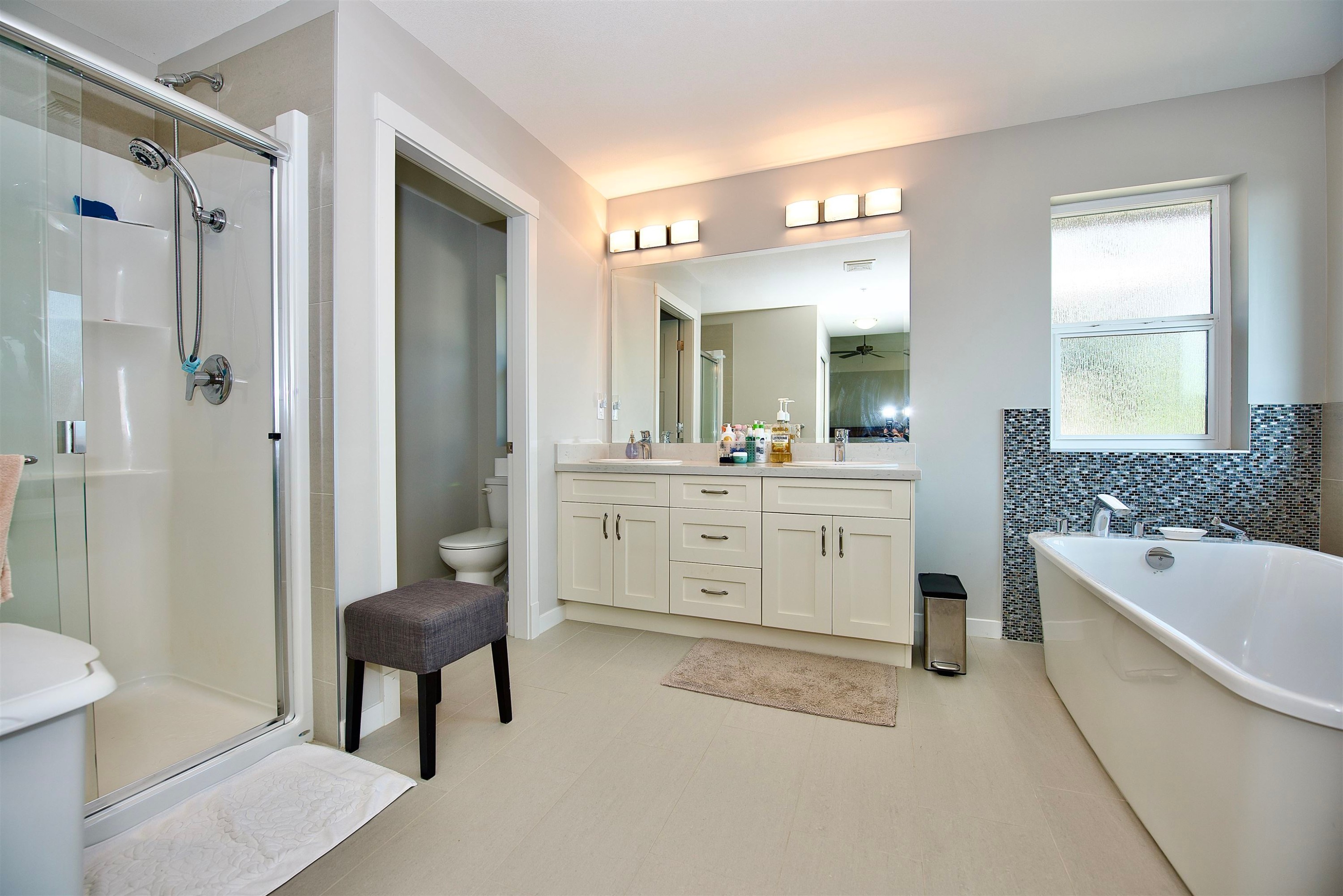 24442 113 Avenue, Maple Ridge, BC - Indoor Photo Showing Bathroom