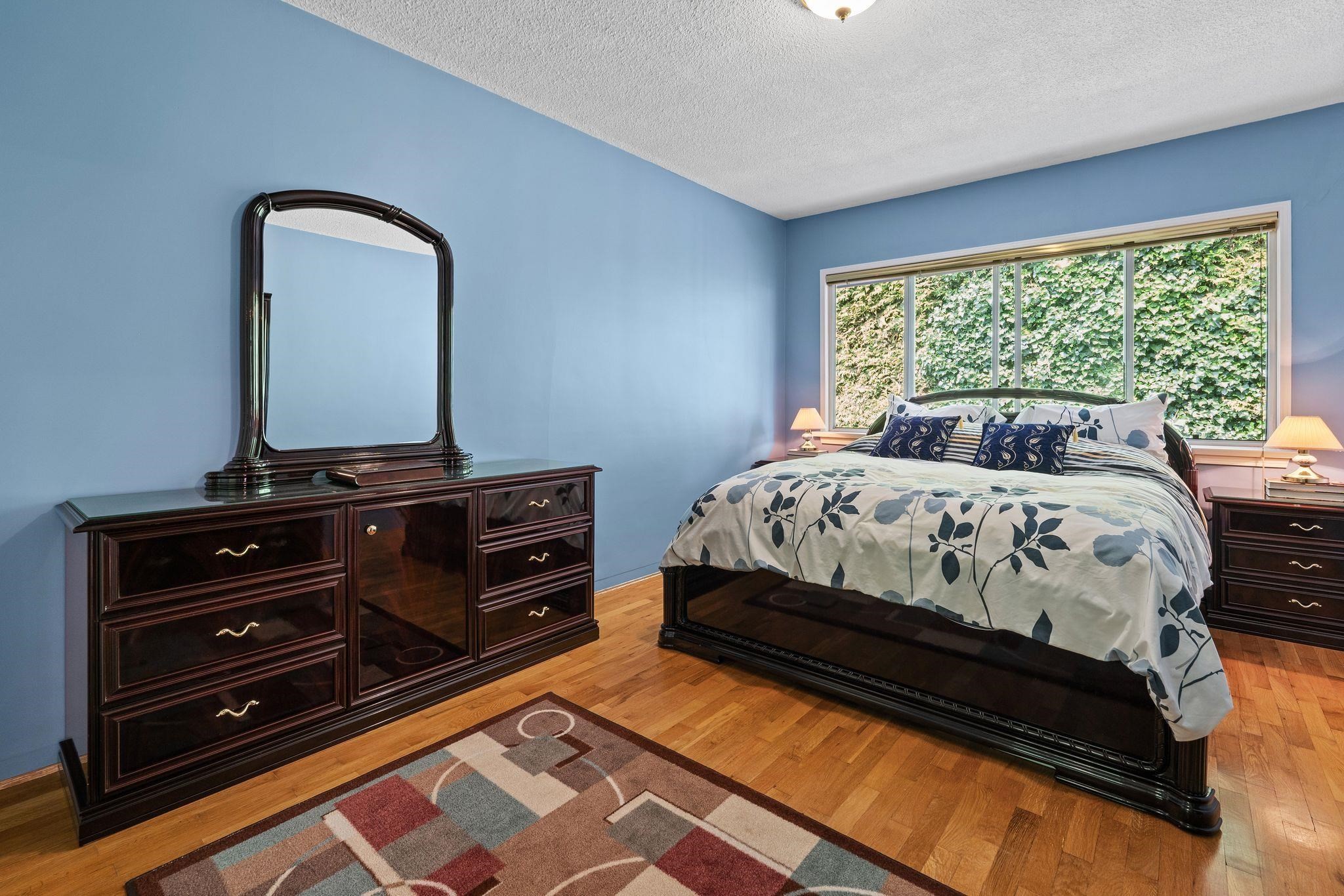 3455 Highland Boulevard, North Vancouver, BC - Indoor Photo Showing Bedroom