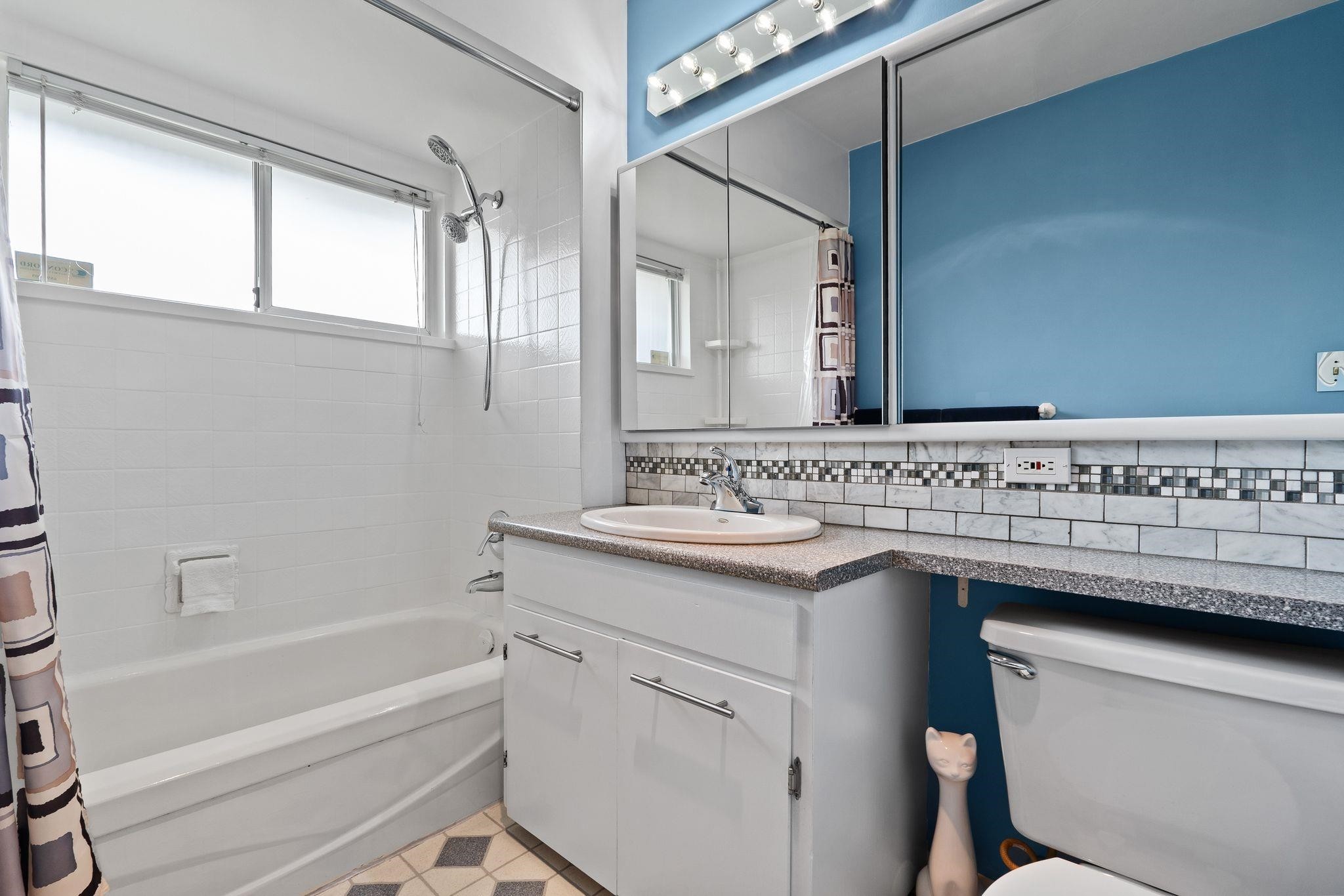 3455 Highland Boulevard, North Vancouver, BC - Indoor Photo Showing Bathroom