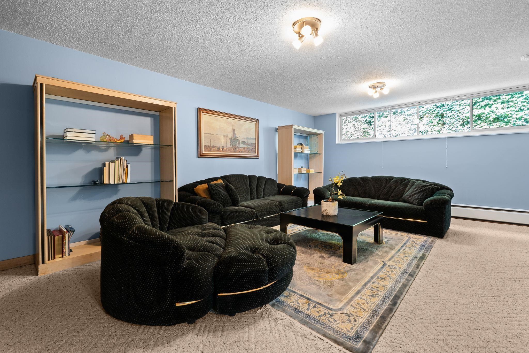 3455 Highland Boulevard, North Vancouver, BC - Indoor Photo Showing Living Room