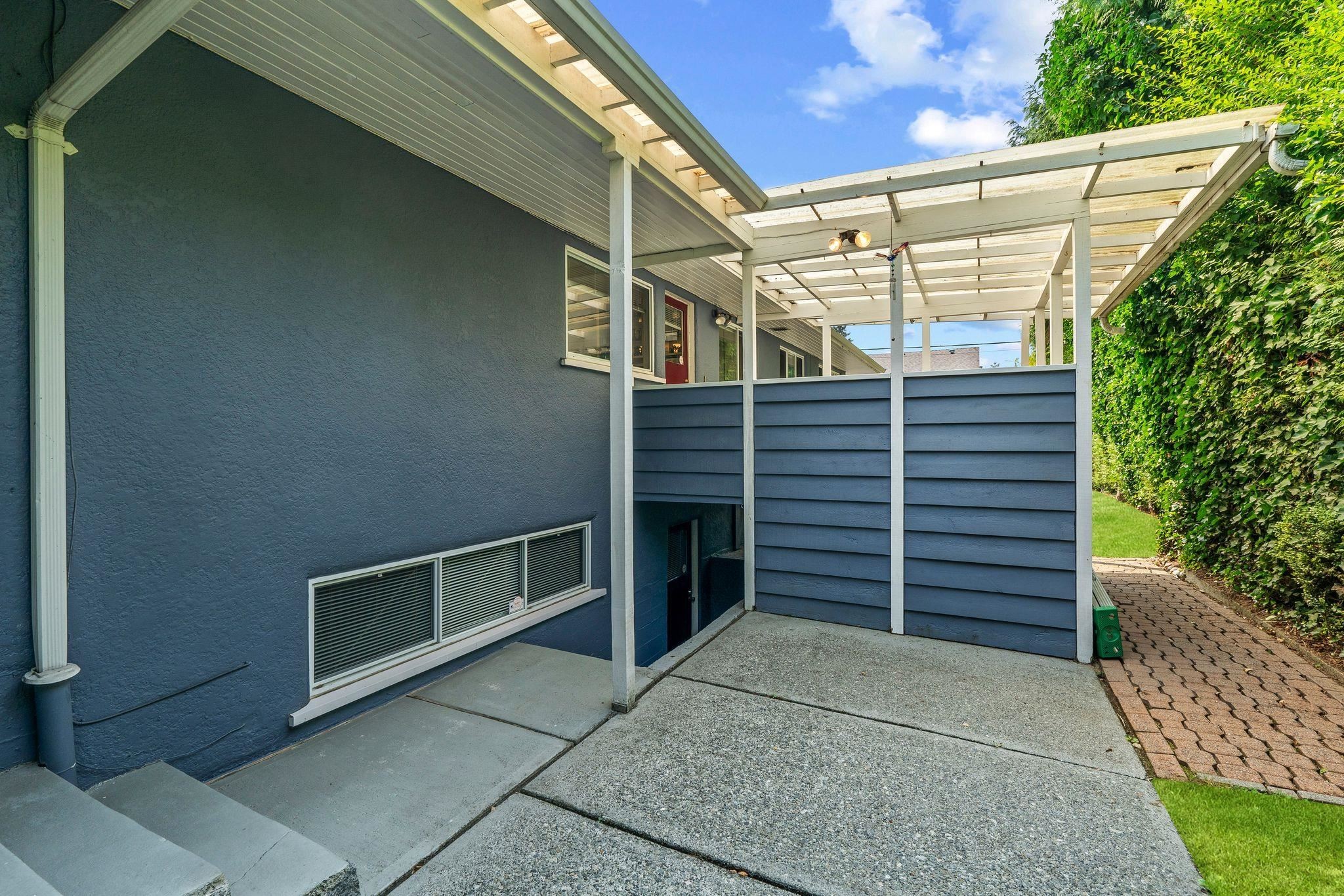 3455 Highland Boulevard, North Vancouver, BC - Outdoor With Exterior