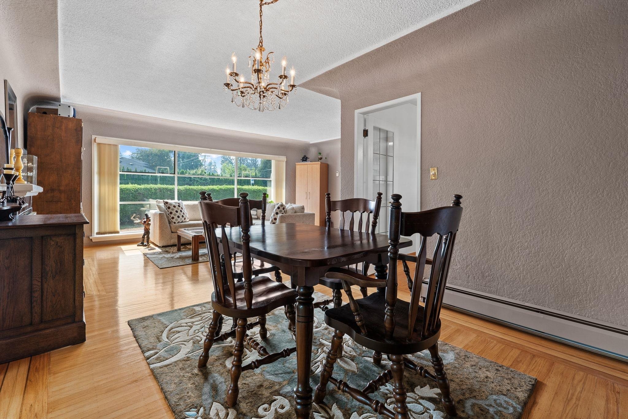 3455 Highland Boulevard, North Vancouver, BC - Indoor Photo Showing Dining Room